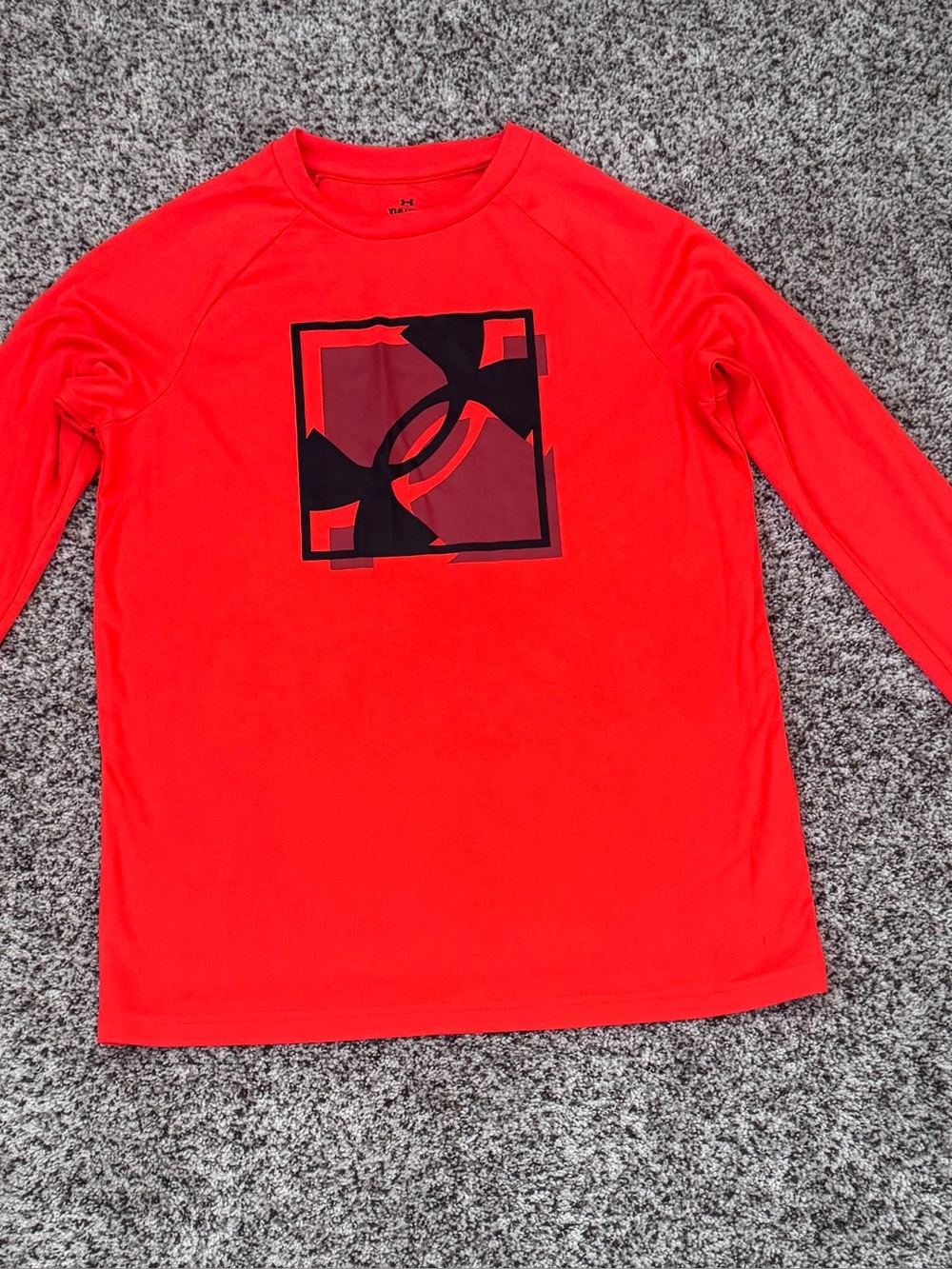 Under Armour Boys Youth XL long sleeve heat gear top
